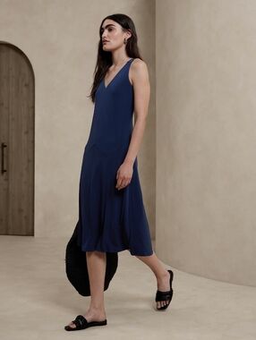 NWT Banana Republic Fact. Sleeveless Drop-Waist V-Neck Midi Dress in Navy Sz SP